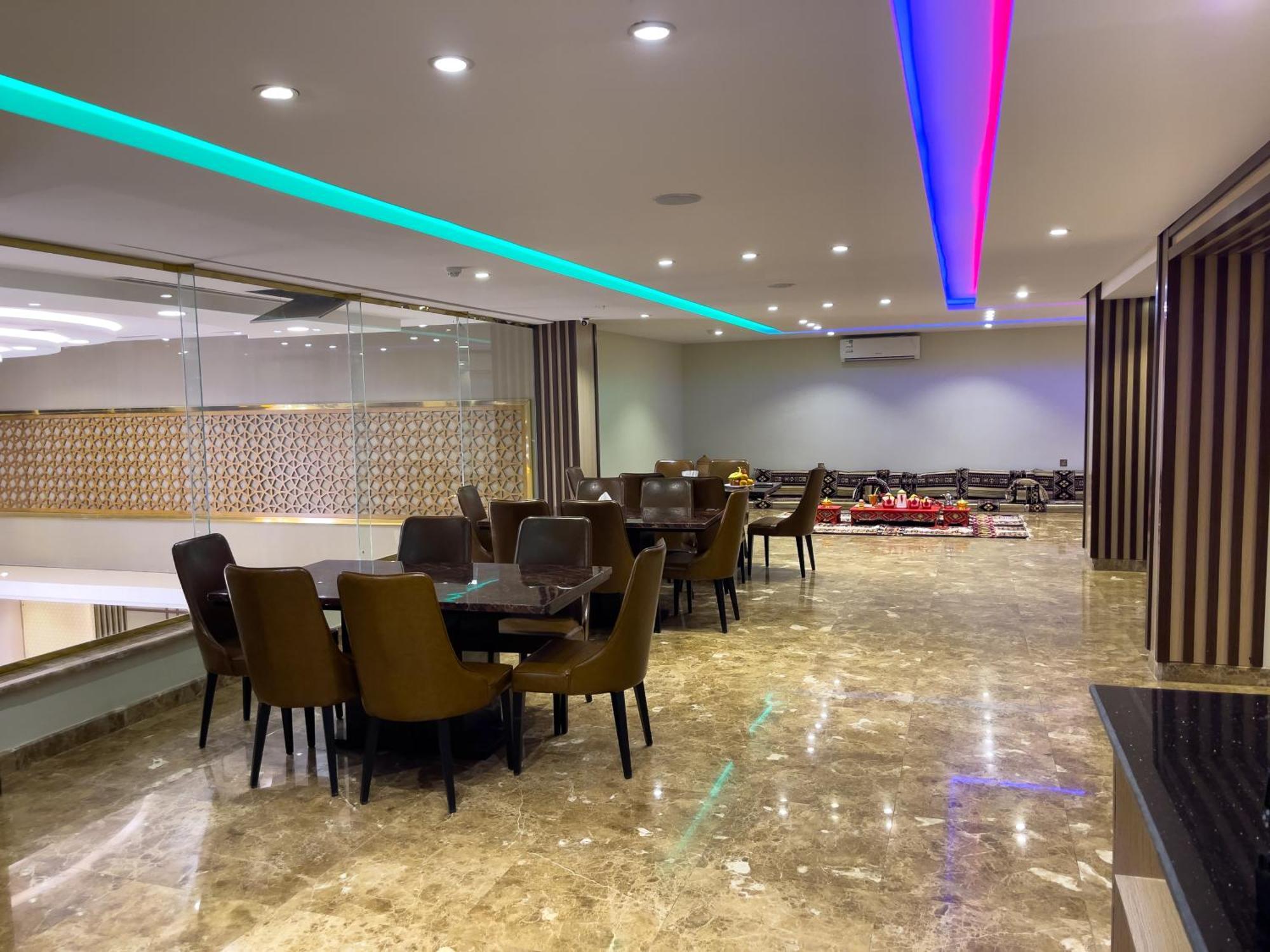 Landmark Hotel Suites 타부크 외부 사진